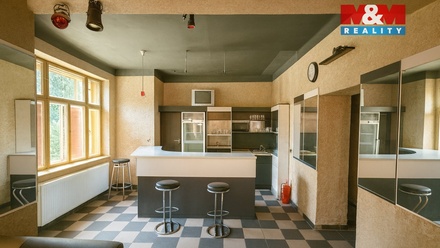 Prodej rodinného domu 650 m², České Velenice