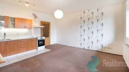 Prodej bytu 1+kk 32 m², Praha 9