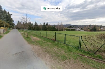 Prodej stavebního pozemku 1 233 m², Kamenice - Štiřín