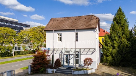 Prodej obchodního prostoru 142 m², Zlín - Prštné