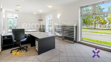 Prodej obchodního prostoru 142 m², Zlín - Prštné