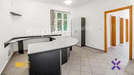 Prodej obchodního prostoru 142 m², Zlín - Prštné