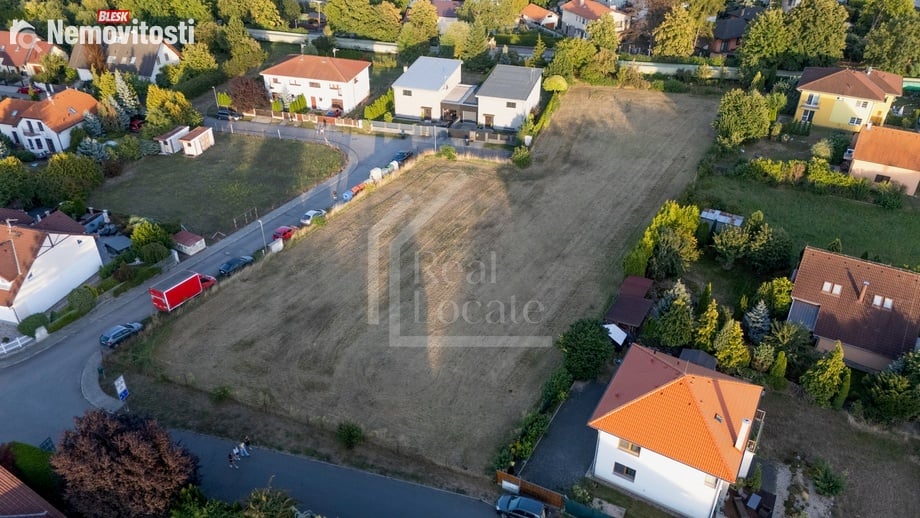 Prodej stavebního pozemku 3 953 m², Hovorčovice