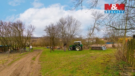 Prodej louky 2 200 m², Strašín
