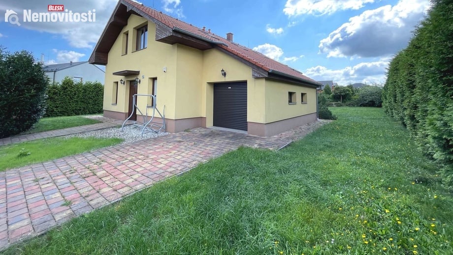 Pronájem rodinného domu 198 m², Trnová