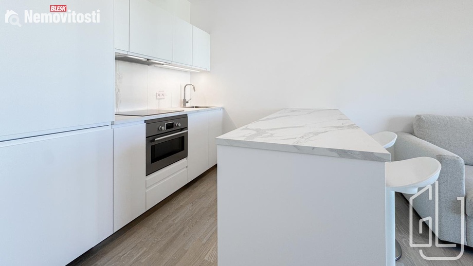 Pronájem bytu 1+kk 35 m², Praha 4, Modřany