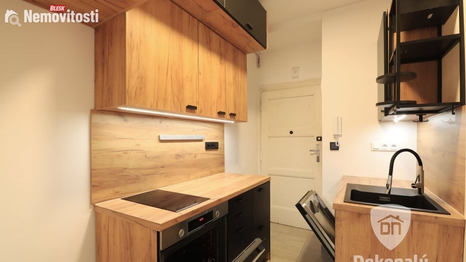 Pronájem bytu 2+kk 51 m², Praha - Libeň