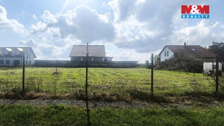 Prodej stavebního pozemku 900 m², Milostín