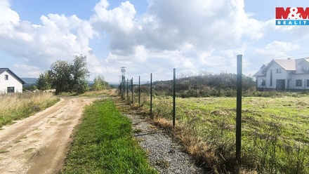 Prodej stavebního pozemku 900 m², Milostín