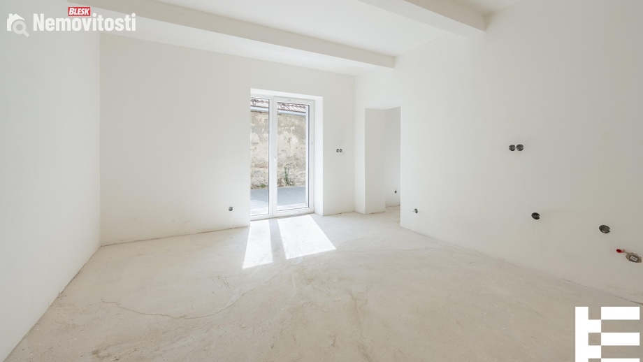 Prodej obchodního prostoru 34 m², Miličín