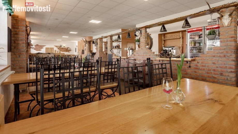 Prodej restaurace 900 m², Velké Heraltice