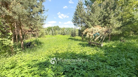 Prodej specifického pozemku 8 172 m², Znojmo - Oblekovice