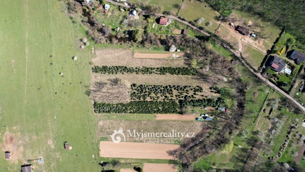 Prodej specifického pozemku 8 172 m², Znojmo - Oblekovice