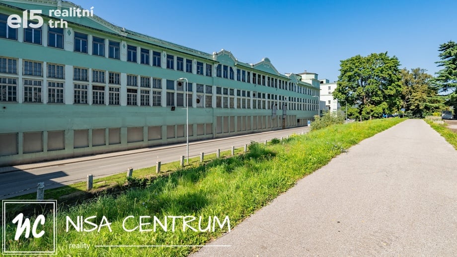 Pronájem výrobního prostoru 6 000 m², Hostinné