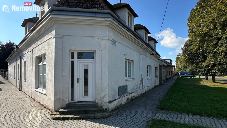 Prodej rodinného domu 272 m², Městec Králové