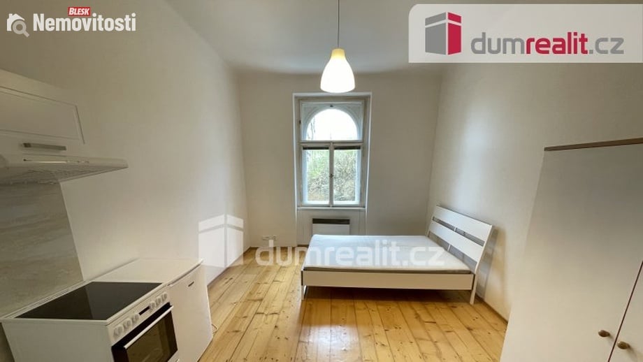 Pronájem bytu 1+kk 27 m², Praha 5