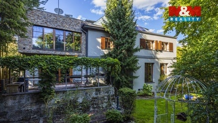 Prodej rodinného domu 320 m², Unhošť