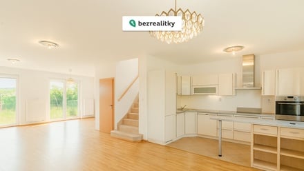 Prodej rodinného domu 220 m², Praha 21