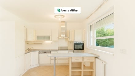 Prodej rodinného domu 220 m², Praha 21