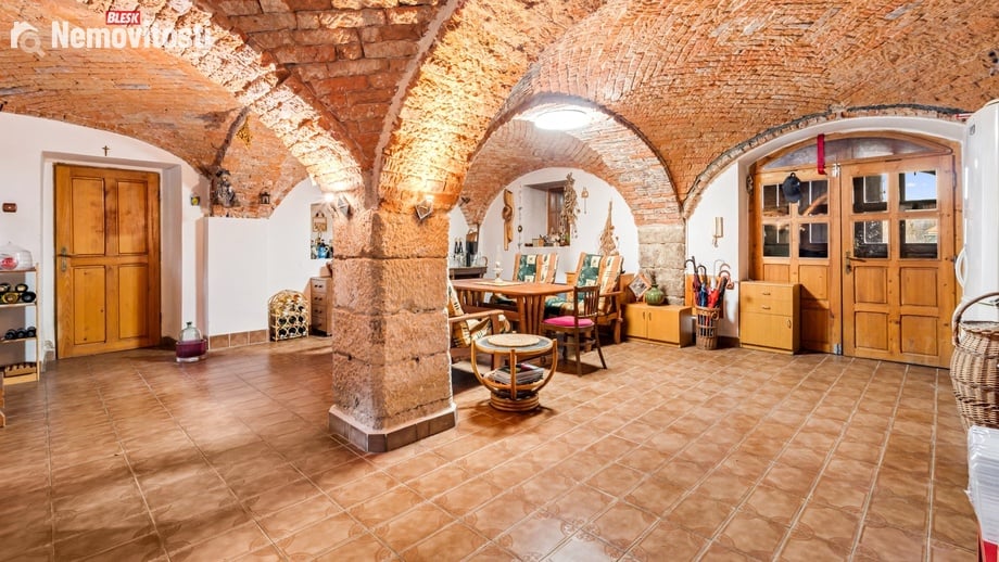 Prodej rodinného domu 380 m², Cvikov - Lindava