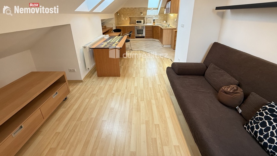 Pronájem bytu 2+kk 54 m², Praha-Štěrboholy