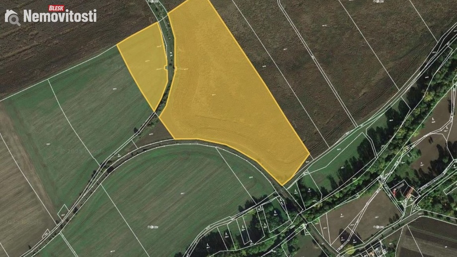 Prodej podílu 1/6 pole 12 131 m², Vilémov