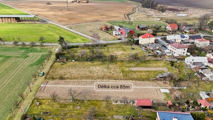 Prodej stavebního pozemku 1 812 m², Holasovice