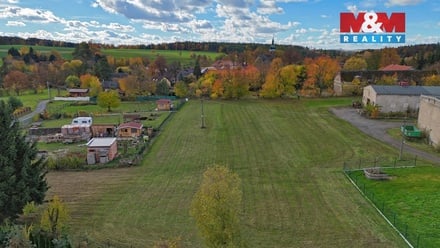 Prodej stavebního pozemku 2 519 m², Úžice