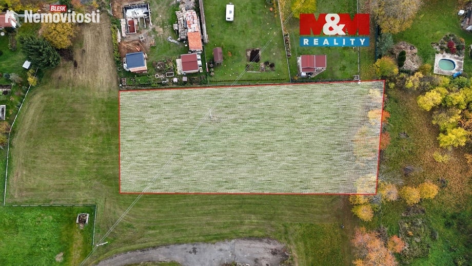 Prodej stavebního pozemku 2 519 m², Úžice