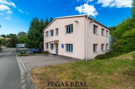 Prodej výrobního prostoru 596 m², Milonice