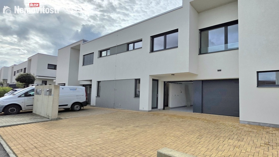 Pronájem rodinného domu 153 m², Praha