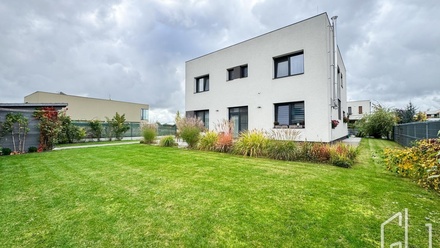 Prodej rodinného domu 260 m², Praha 9, Černý Most