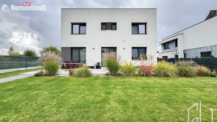 Prodej rodinného domu 260 m², Praha 9, Černý Most