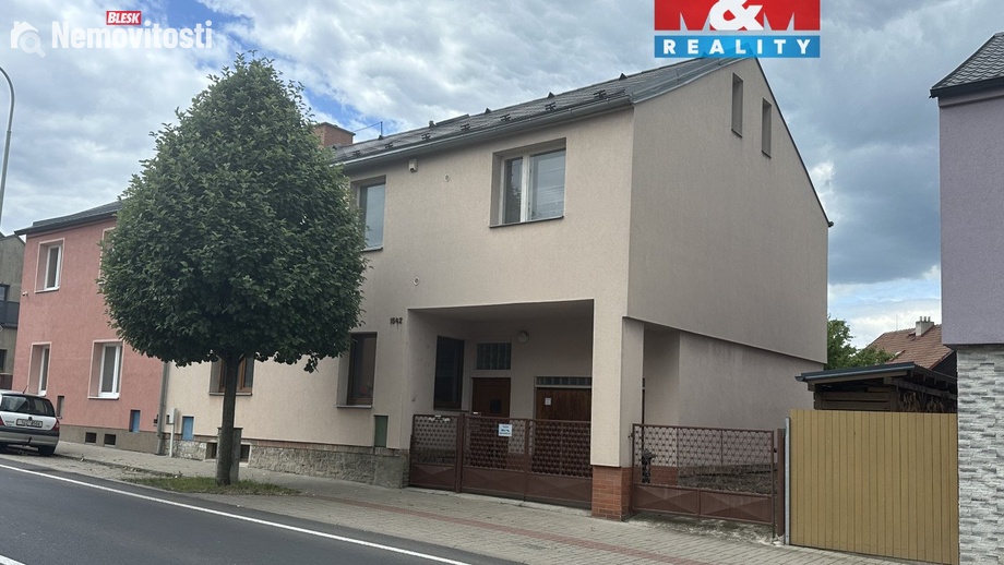 Prodej rodinného domu 200 m², Louny