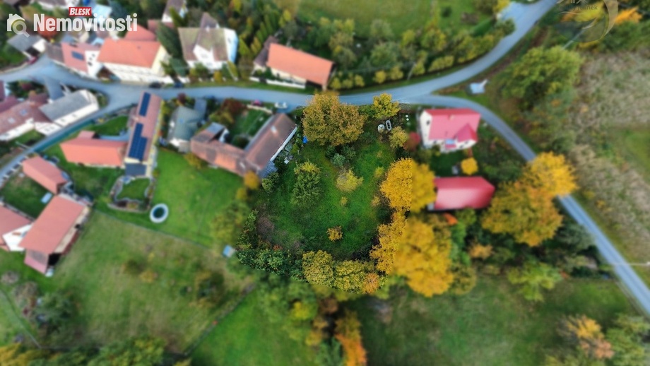 Prodej stavebního pozemku 1 791 m², Nezdice