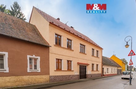 Prodej rodinného domu 240 m², Netolice