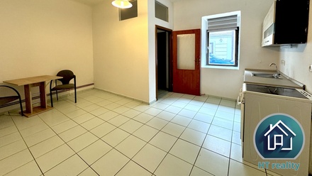 Pronájem bytu 1+kk 27 m², Český Krumlov - Horní Brána