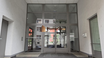 Prodej garážového stání 27 m², Praha - Nusle