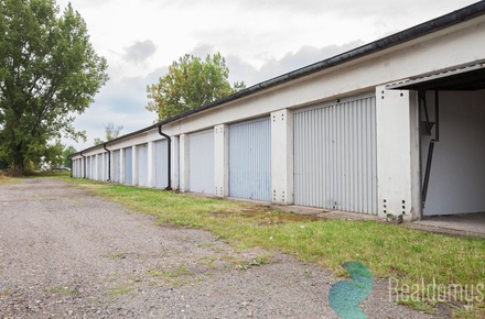 Prodej garáže 19 m², Hradec Králové