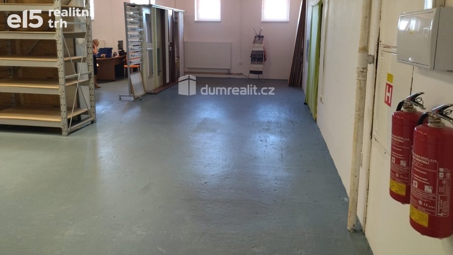 Pronájem skladu 310 m², Poděbrady