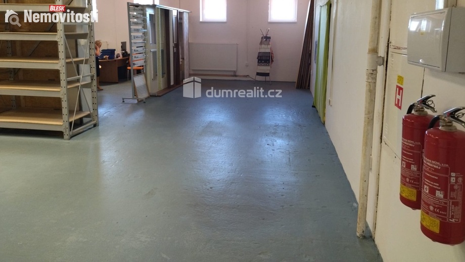 Pronájem skladu 310 m², Poděbrady
