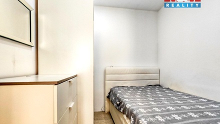 Prodej bytu 3+kk 48 m², Šestajovice