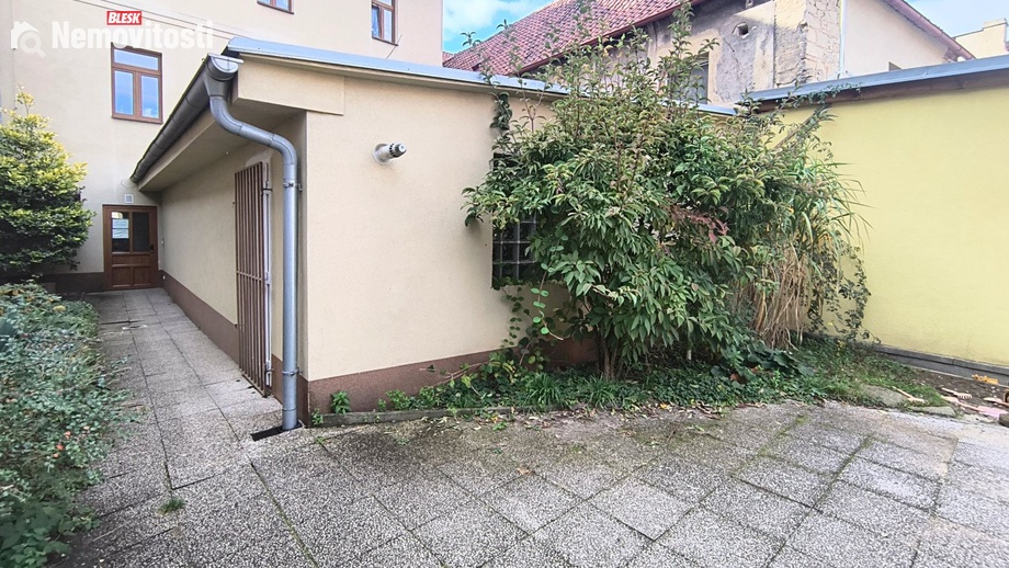 Pronájem obchodního prostoru 83 m², Slaný