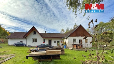 Prodej rodinného domu 265 m², Slapsko