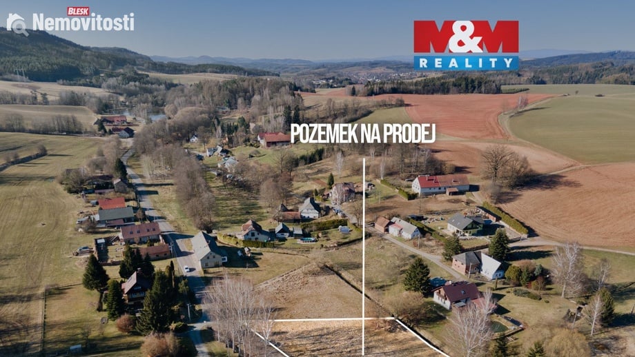 Prodej stavebního pozemku 1 935 m², Dolní Dobrouč