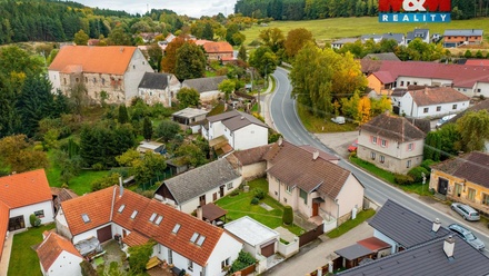 Prodej rodinného domu 256 m², Cehnice