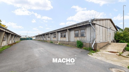 Pronájem skladu 588 m², Chrášťany