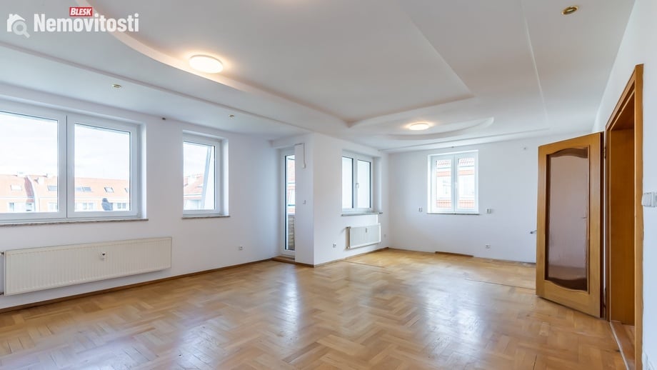 Prodej bytu s 6 a více pokoji 168 m², Praha - Suchdol