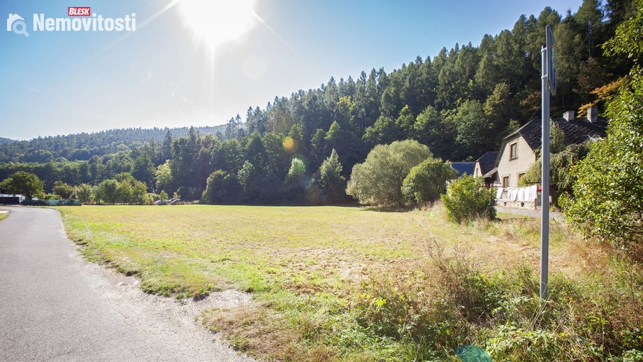 Prodej stavebního pozemku 1 522 m², Lesnice