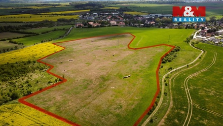 Prodej komerčního pozemku 37 972 m², Tachlovice